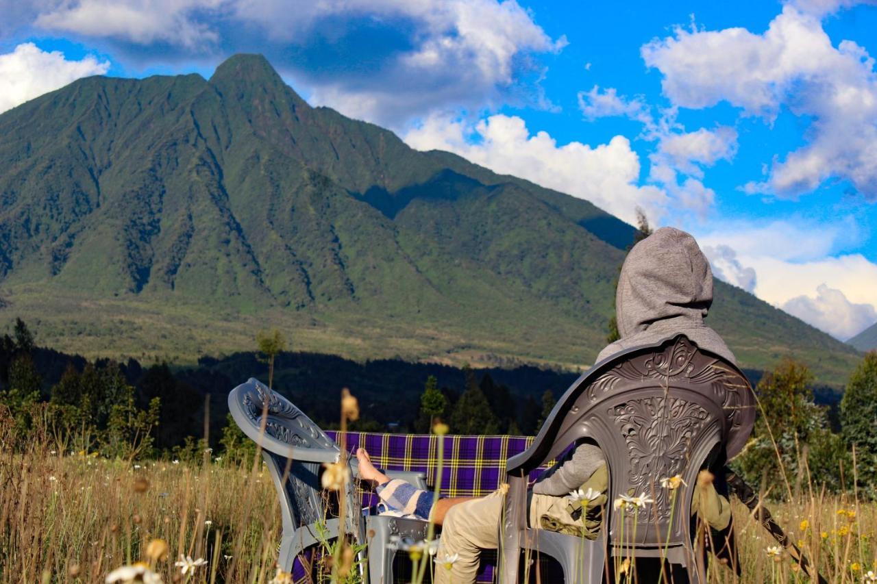 Under Volcanoes View Guest House Nyarugina Екстер'єр фото