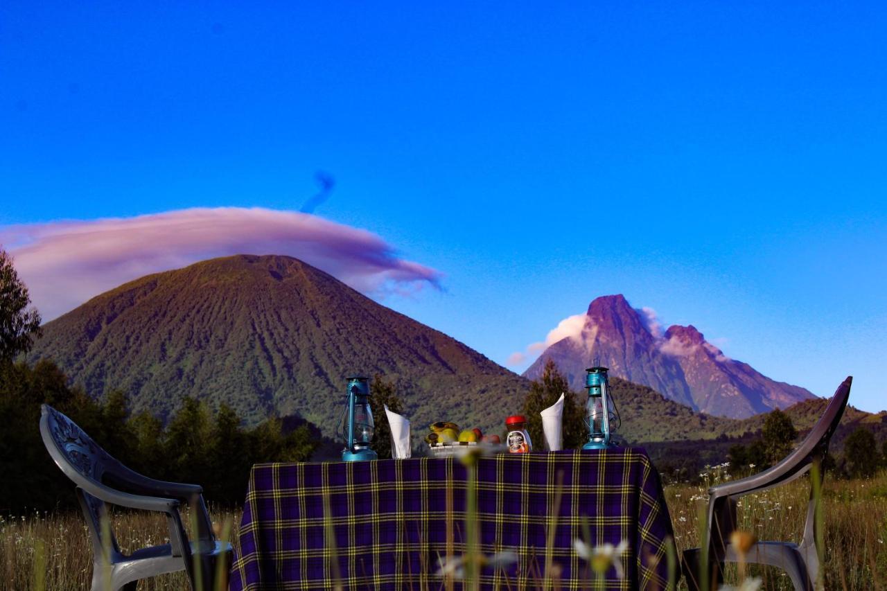Under Volcanoes View Guest House Nyarugina Екстер'єр фото