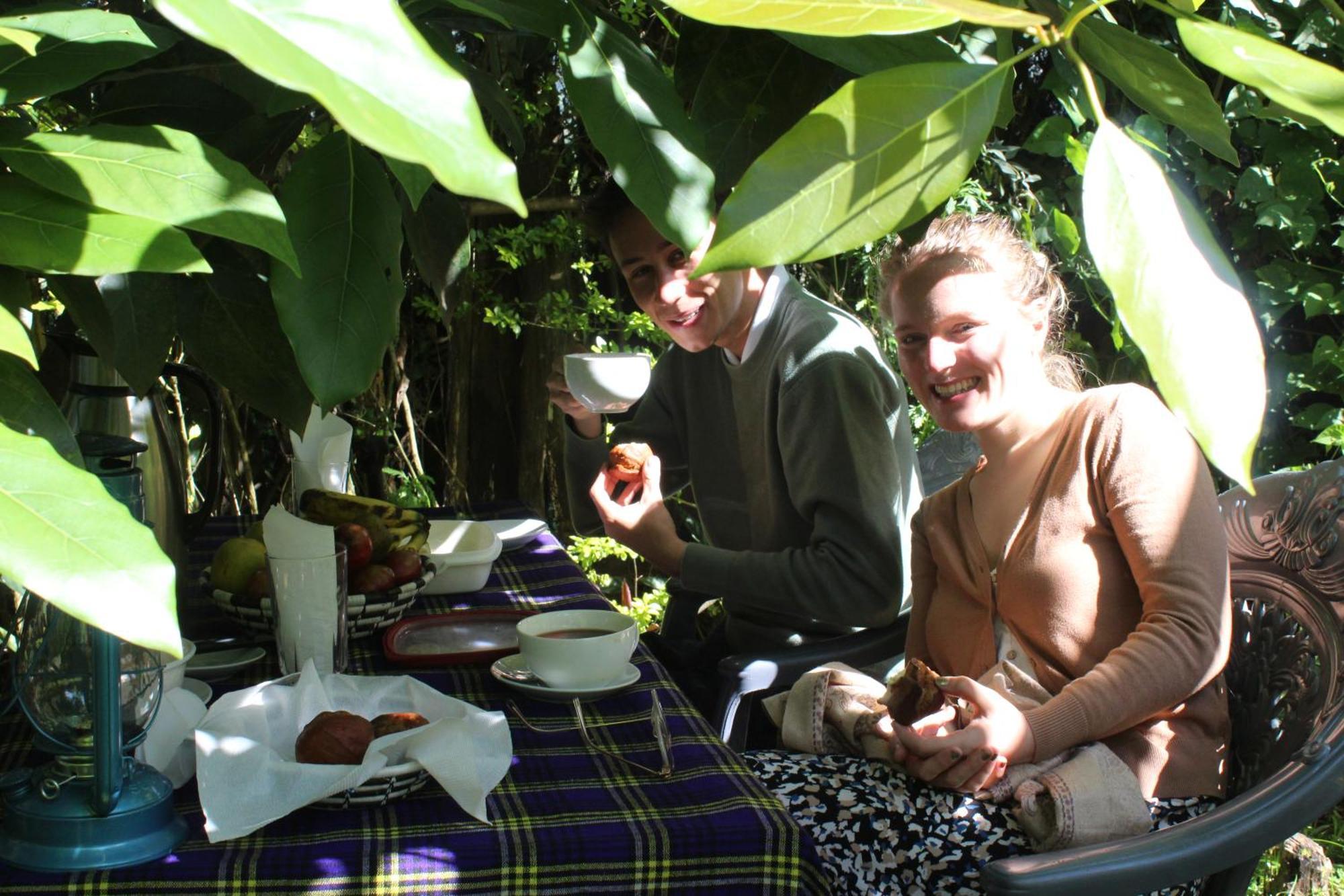 Under Volcanoes View Guest House Nyarugina Екстер'єр фото