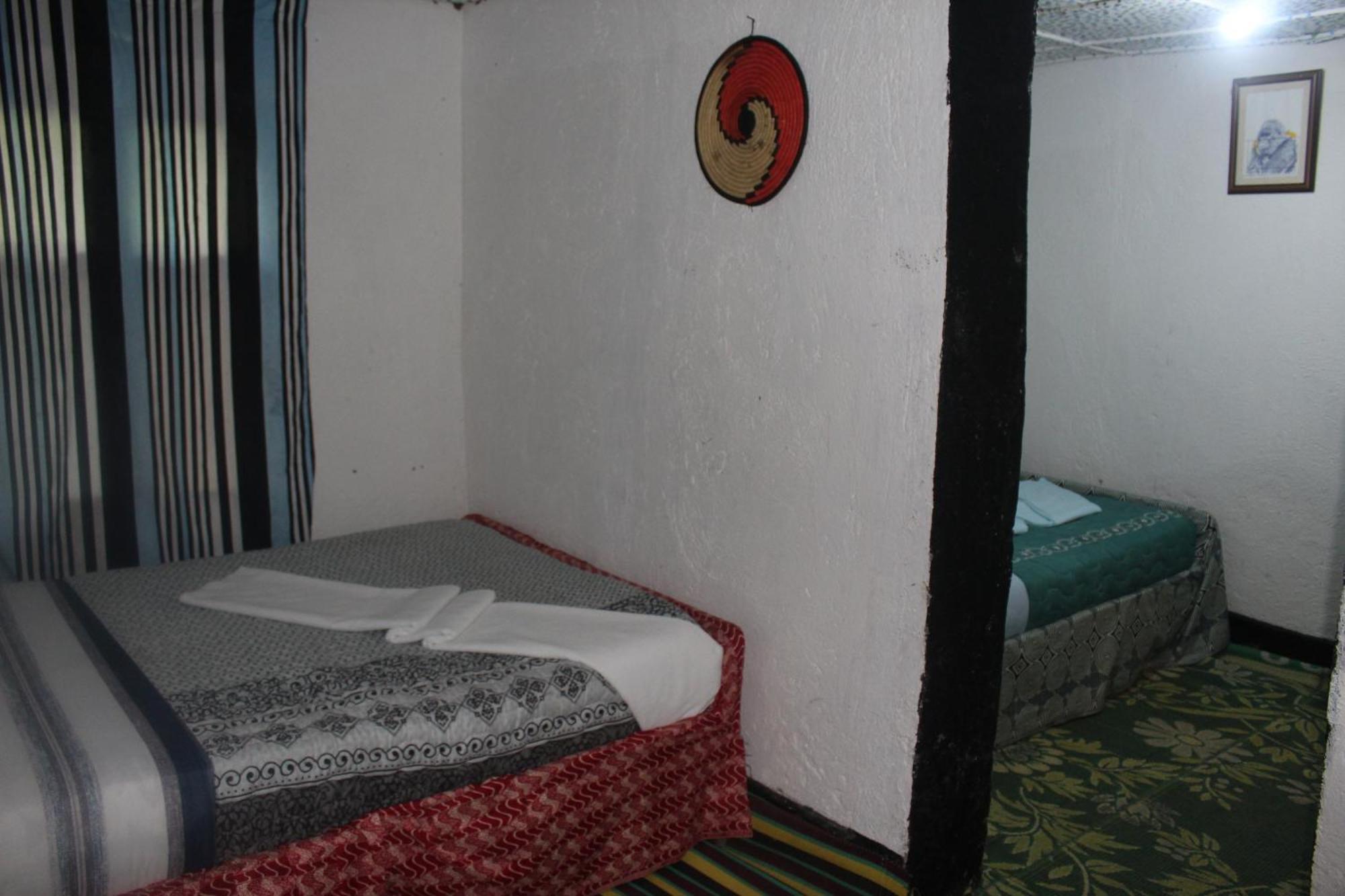 Under Volcanoes View Guest House Nyarugina Екстер'єр фото
